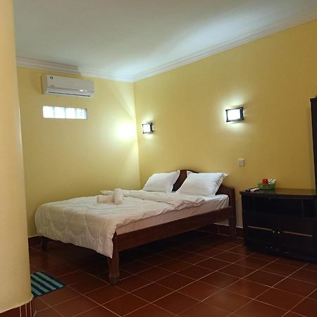 Pina House Hotel Kep Buitenkant foto
