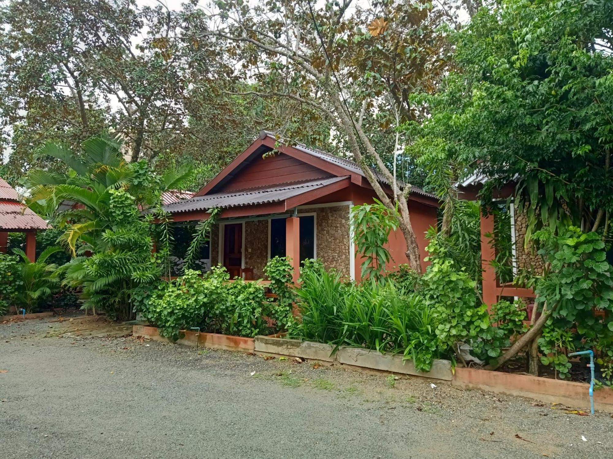 Pina House Hotel Kep Buitenkant foto